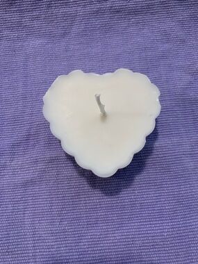 White Heart-Shaped Lavender Sented Candle